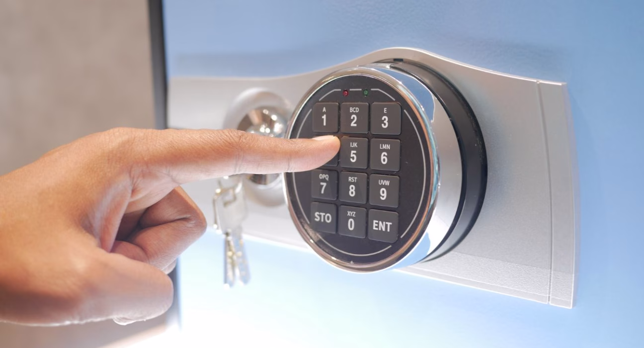 забыл код или потерял ключ от сейфа